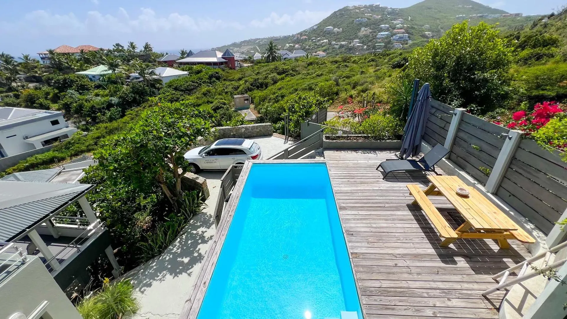 Apartment Villa Magic - Stunning Ocean View, Pool & Starlink Internet Oyster Pond